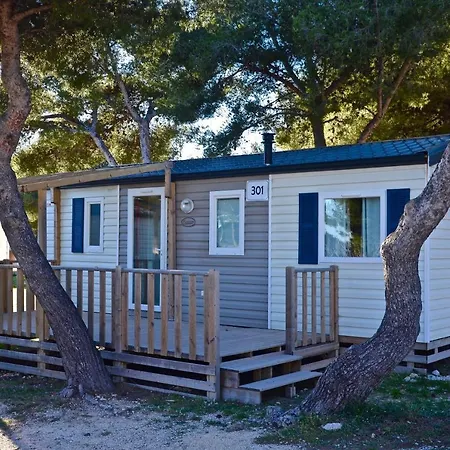 Martigues, Camping De L'Arquet **** Exterior photo